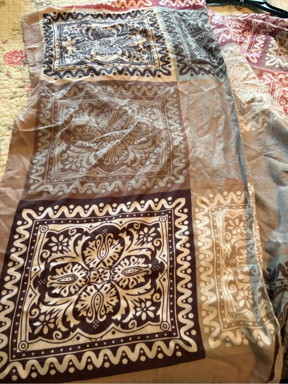 Do everything in love Multicolor Bandana-Print Kimono — Neutral & Purple Accents
